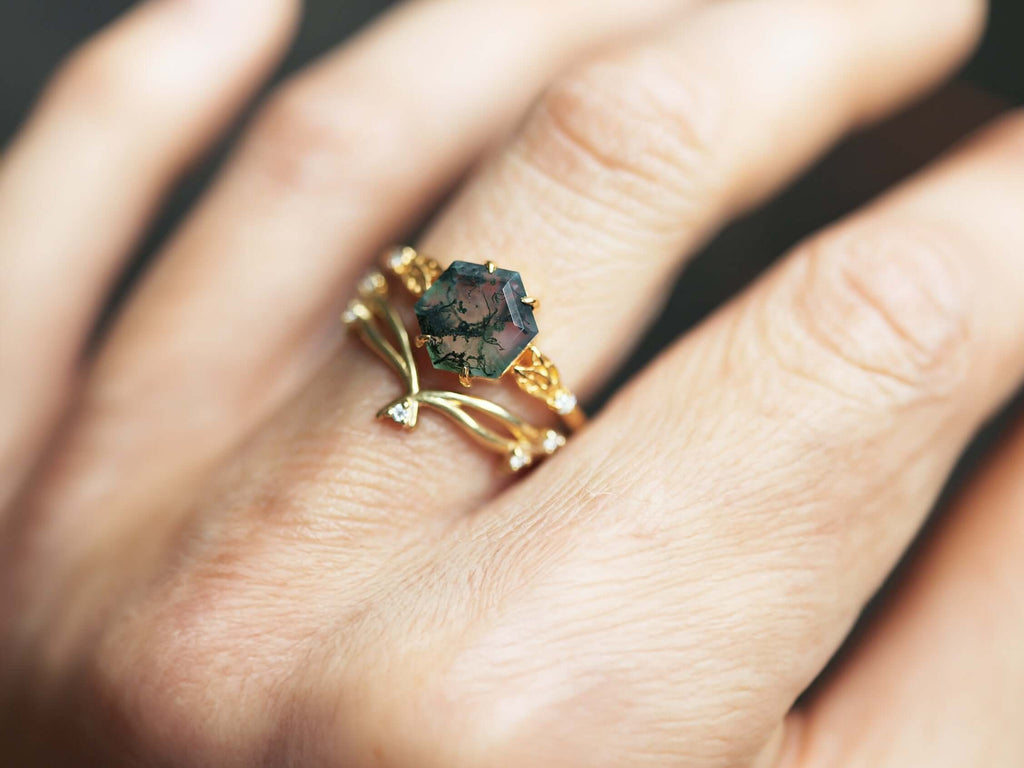 The Mystique of Men's Moss Agate Rings: Nature's Artistry in 14K Solid Gold