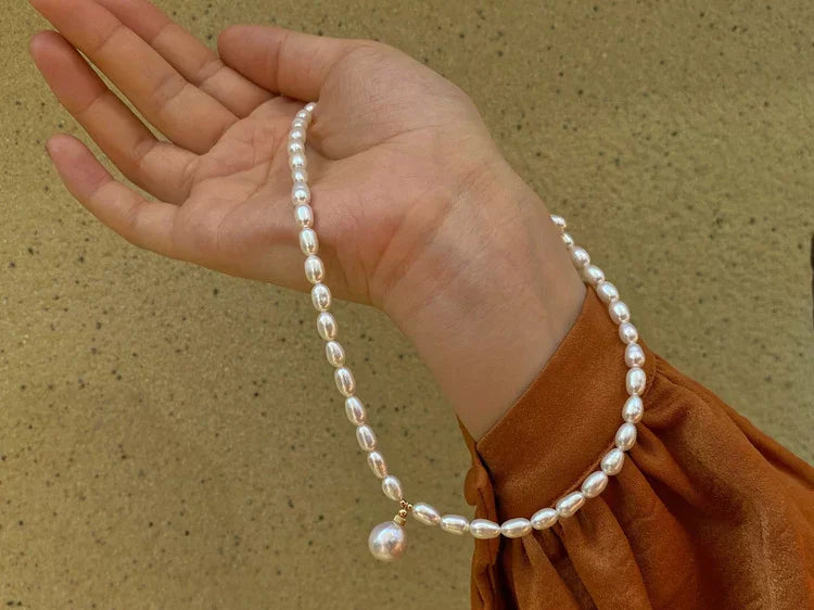 Why Choose a Mother of Pearl Necklace?